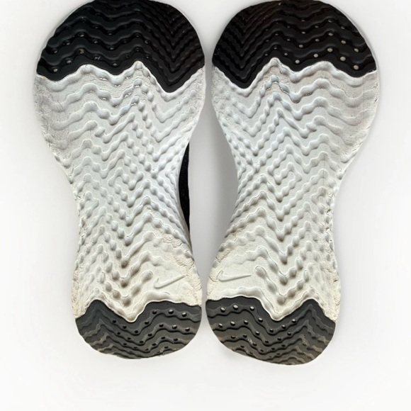 Nike Epic React Women’s Running Shoes Black Gold Mesh U.S. 8.5 AQ0070-013 - Picture 6 of 10